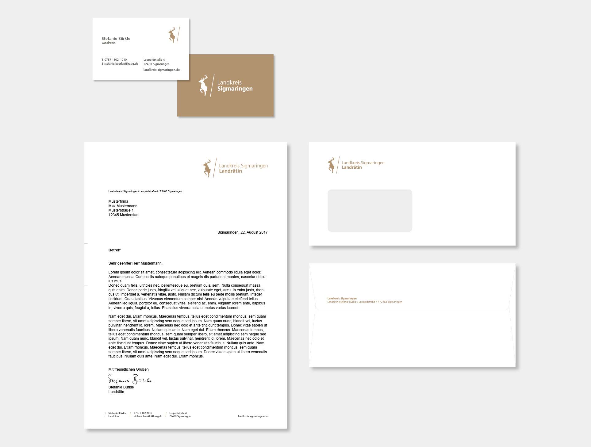 Papier, Visitenkarten und Briefumschläge mit dem Logo, den Farben und dem Corporate Design des Landkreis Sigmaringen