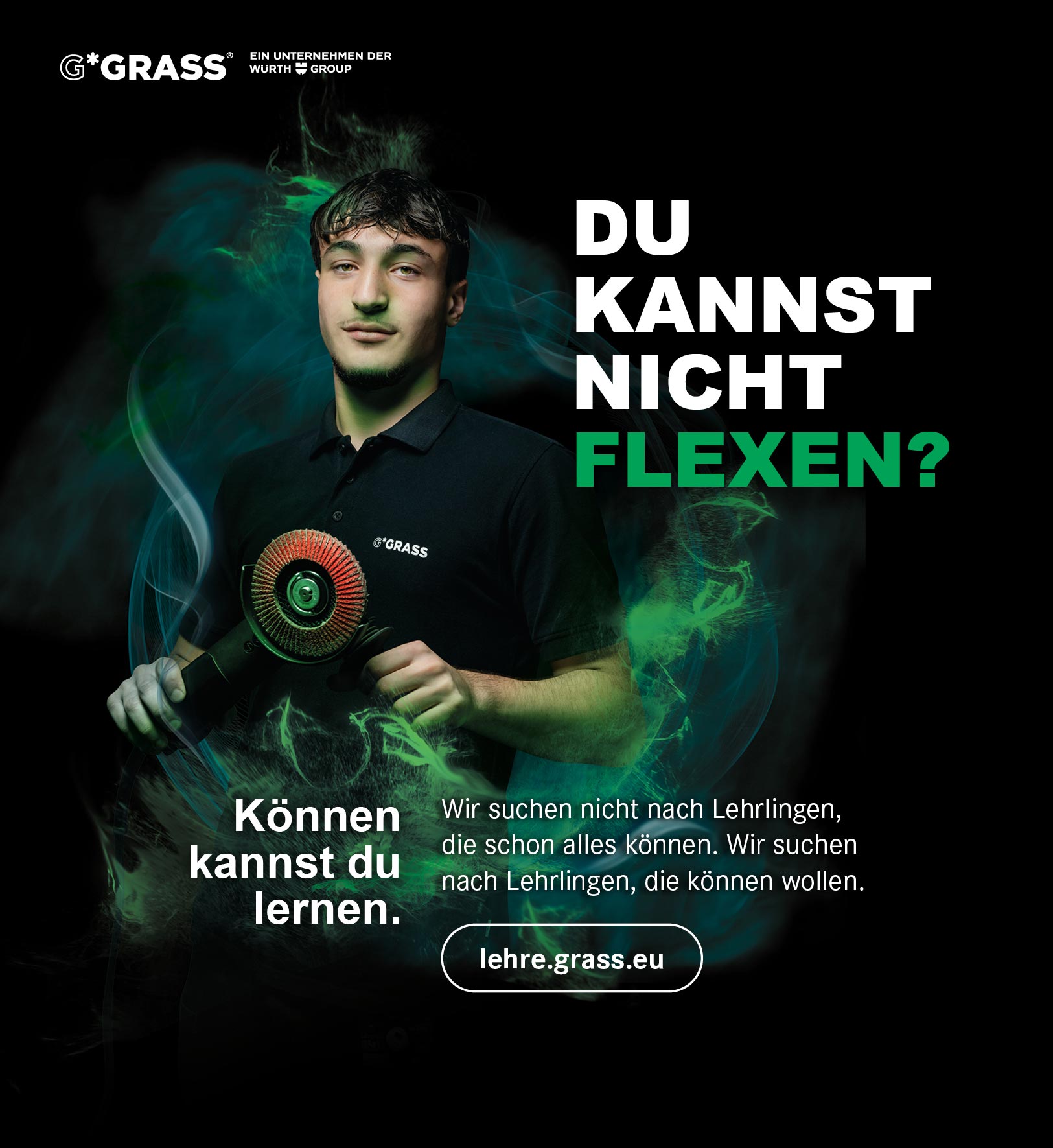 Junger Azubi bei GRASS mit Winkelschleifer in der Hand, grüne Lichteffekte, Slogan „Du kannst nicht flexen?“ als Teil der Lehrlingskampagne.